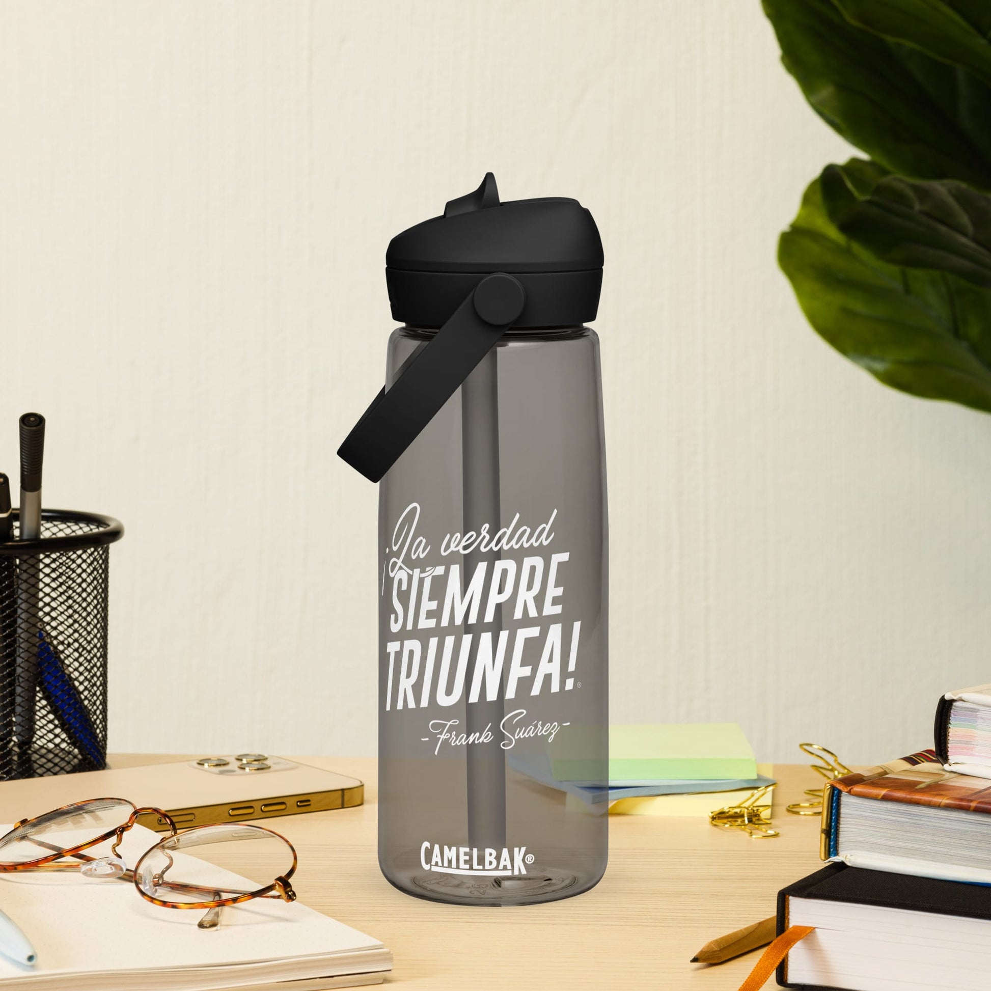 MetabolismoTV DRINKWARE Botella de agua “La verdad siempre triunfa” – Frank Suárez | Colo negro y gris con tapa y pajita (sorbeto / Straw)