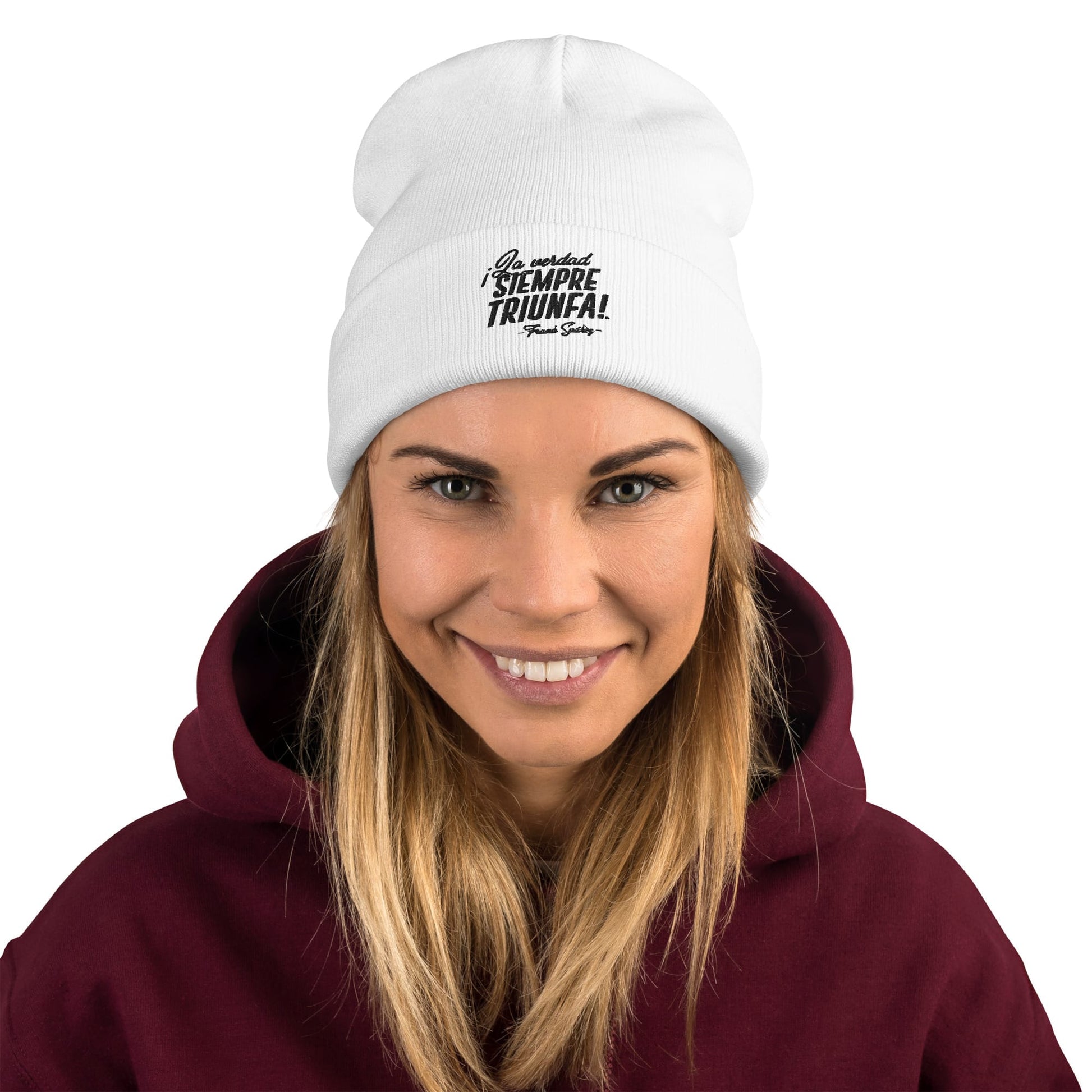 MetabolismoTV EMBROIDERY Knit Beanie - Gorro bordado “La verdad siempre triunfa” – Frank Suárez | Color blanco